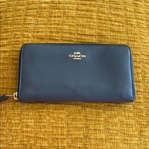 Grey Accordion Zip Wallet